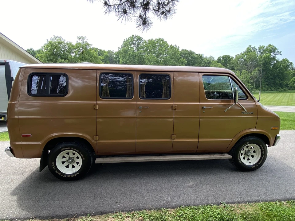 1977 Dodge Ram Van - Image 9 of 31
