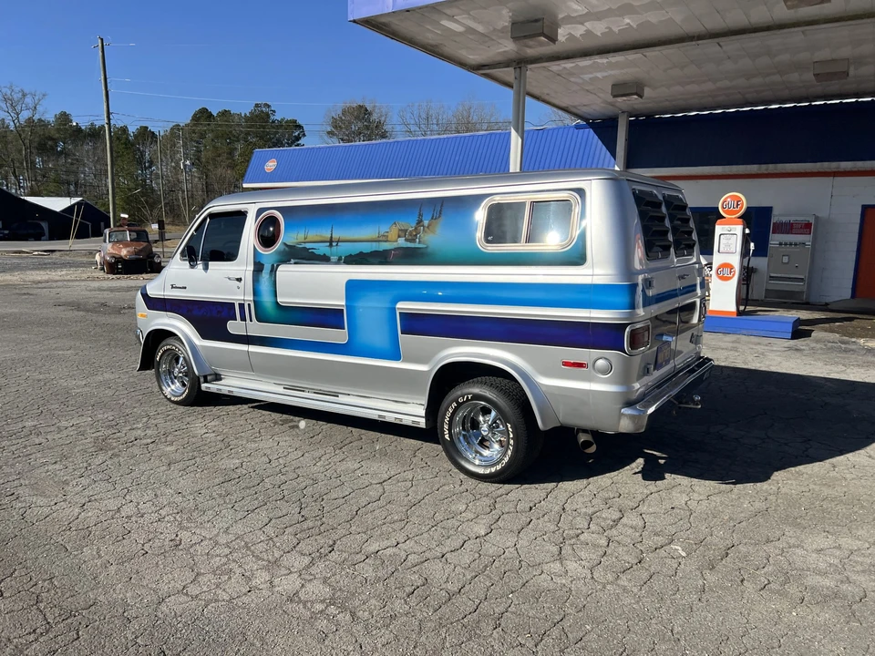1977 Dodge Ram Van - Image 9 of 31