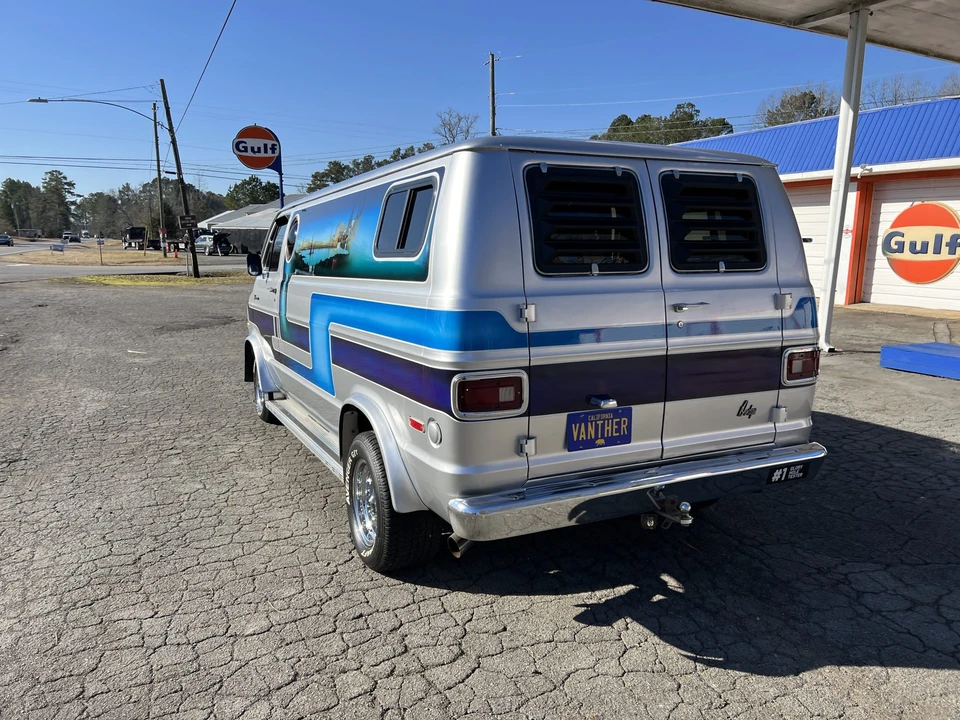 1977 Dodge Ram Van - Image 11 of 31