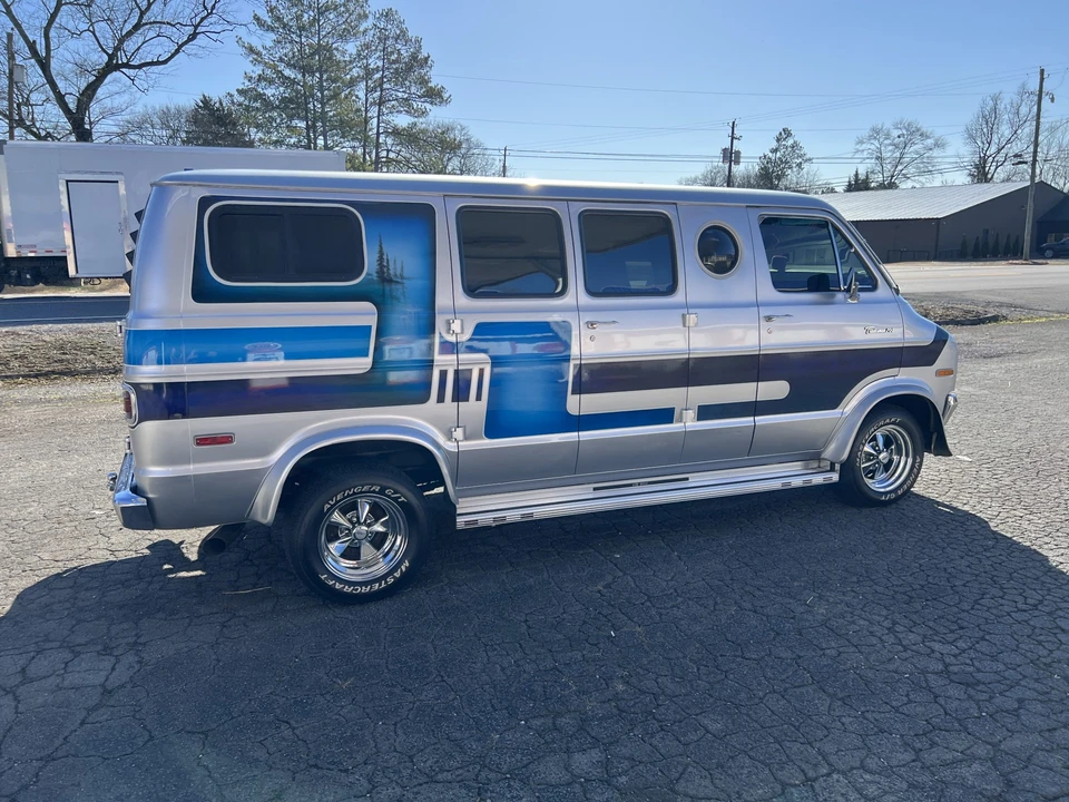 1977 Dodge Ram Van - Image 18 of 31