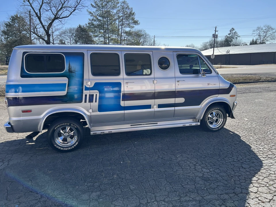 1977 Dodge Ram Van - Image 19 of 31