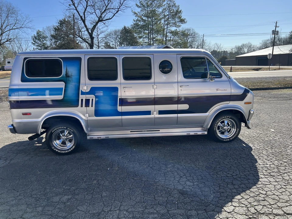 1977 Dodge Ram Van - Image 20 of 31