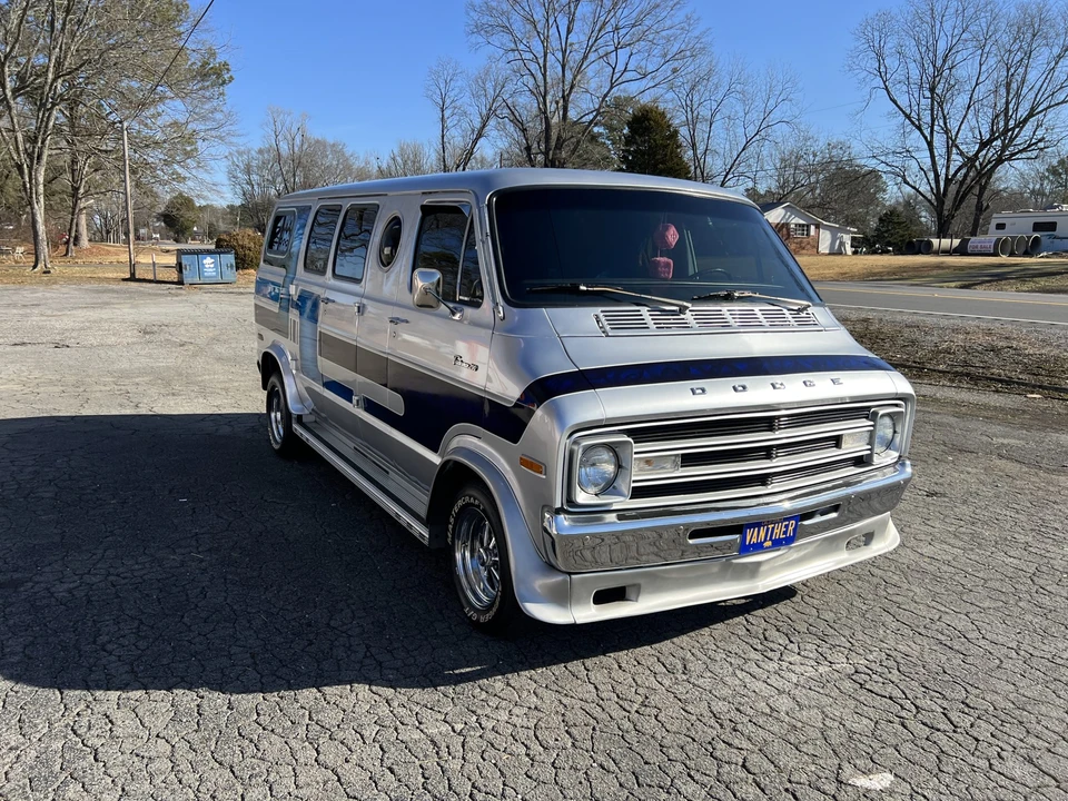 1977 Dodge Ram Van - Image 25 of 31