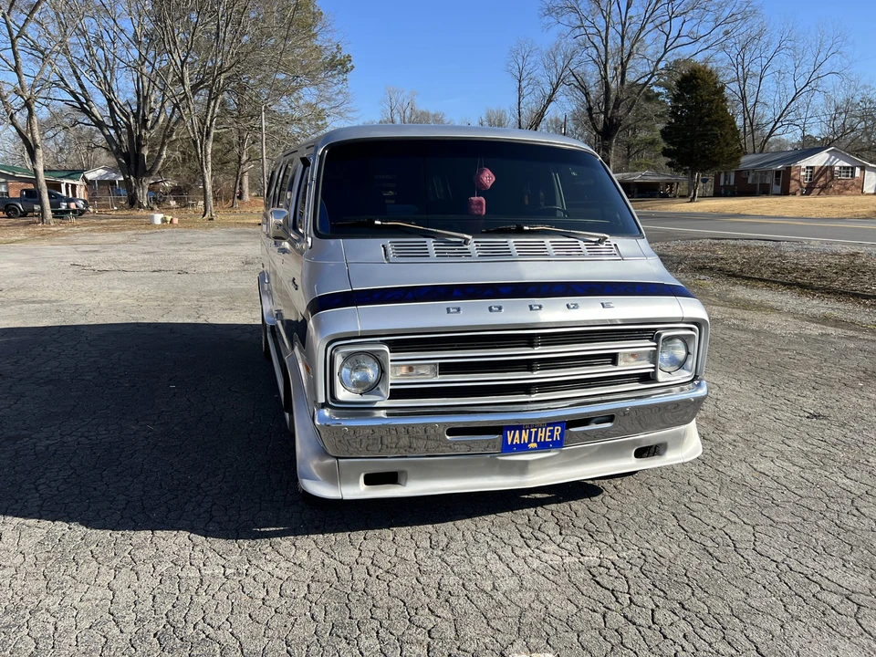 1977 Dodge Ram Van - Image 26 of 31