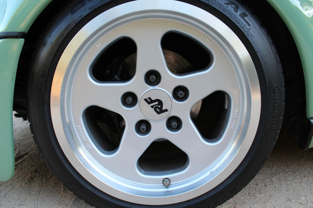 1987 Porsche 911 Carrera 3.2 - Image 24 of 31