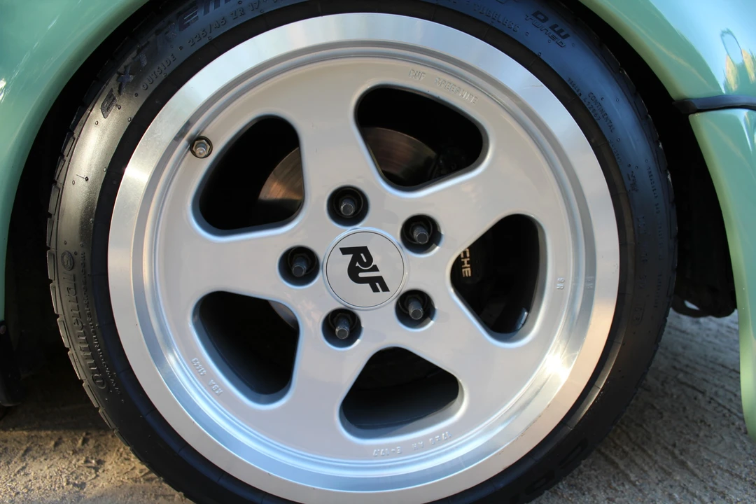 1987 Porsche 911 Carrera 3.2 - Image 27 of 31