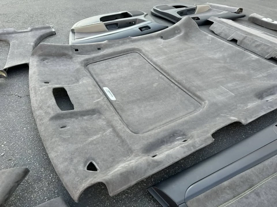 Parts & Memorabilia Seats & Interior - Image 6 of 9