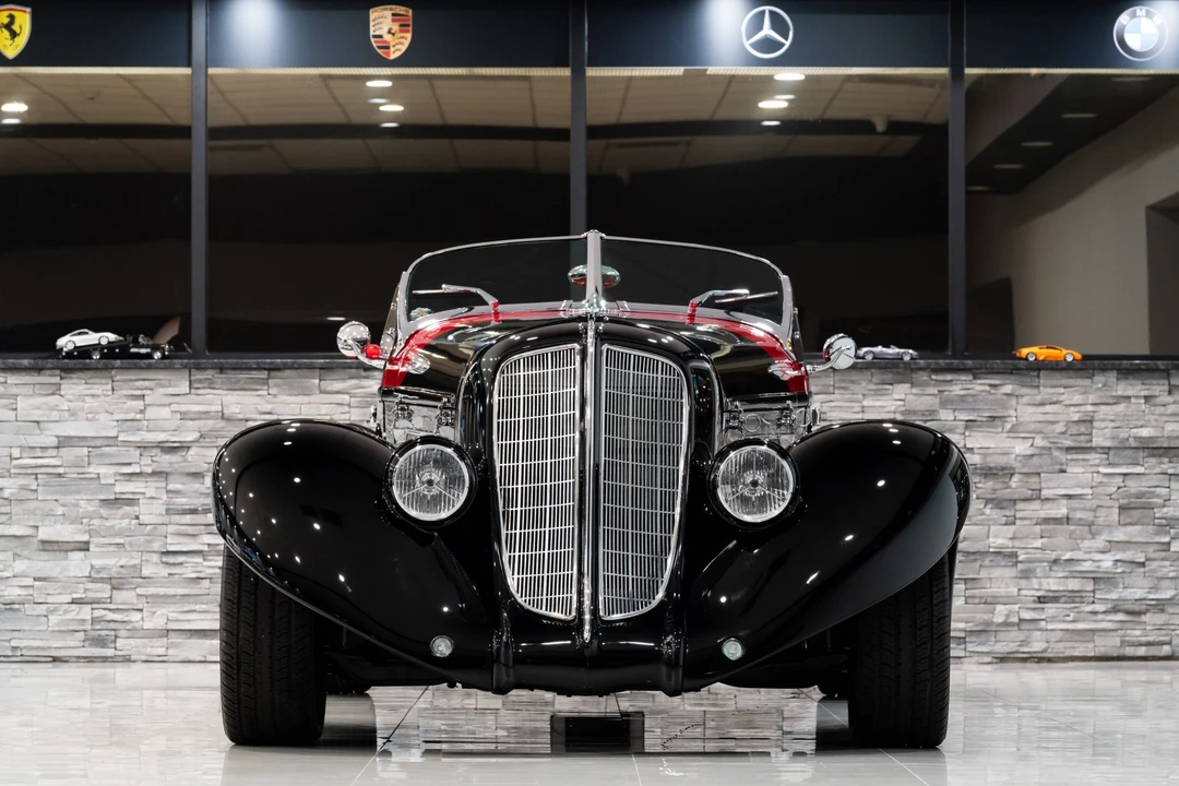 Auburn Speedster - Image 6 of 31