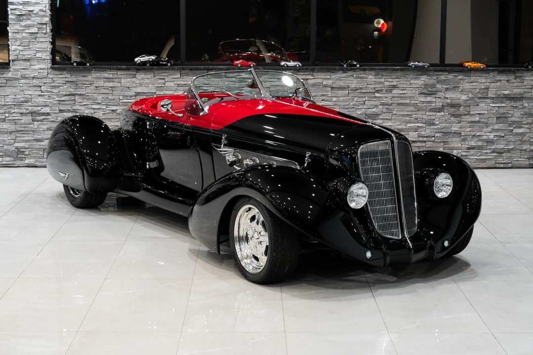 Auburn Speedster - Image 17 of 31