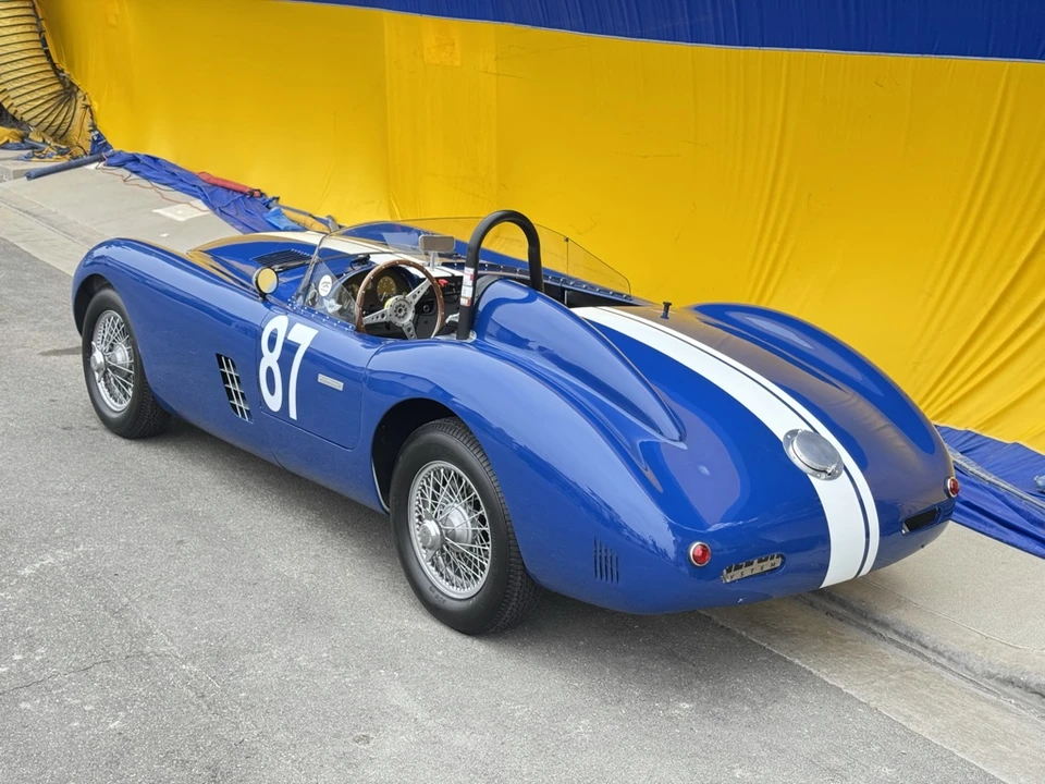 Jaguar Replica - Image 5 of 31
