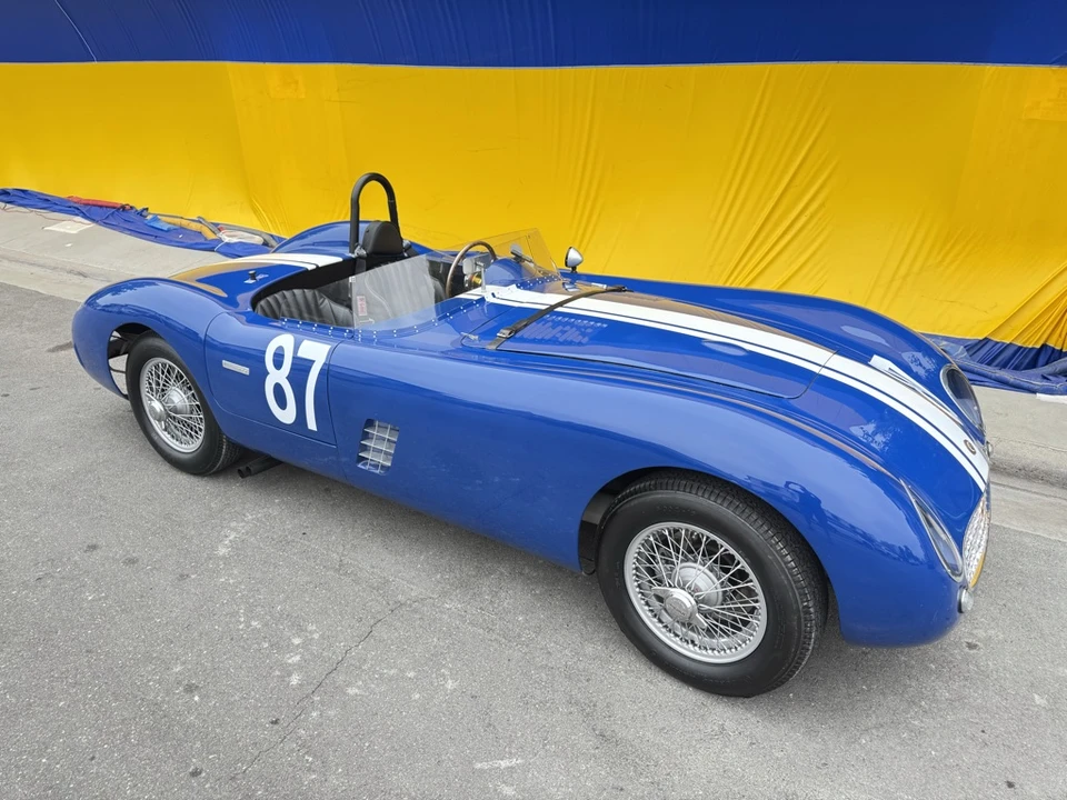 Jaguar Replica - Image 9 of 31