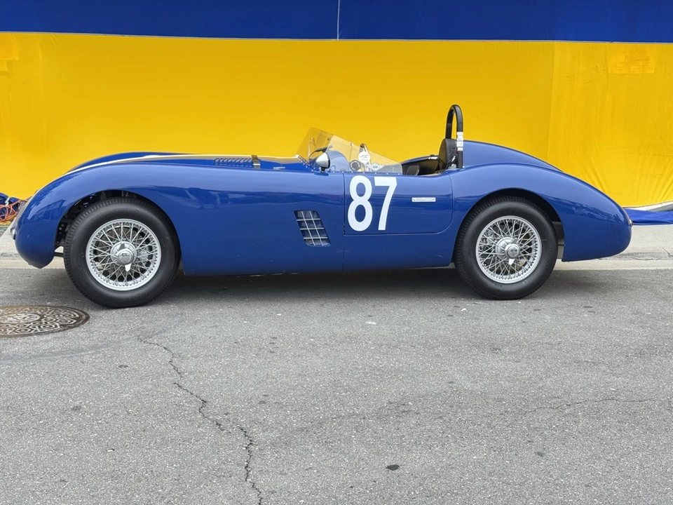 Jaguar Replica - Image 3 of 31