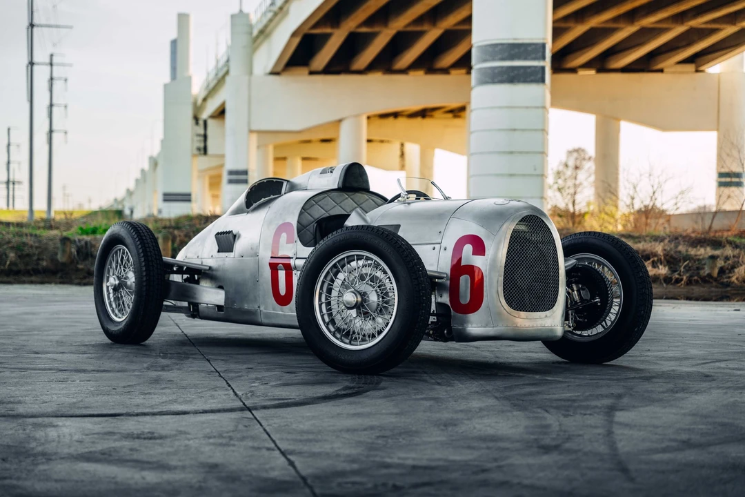 Auto Union - Image 2 of 31