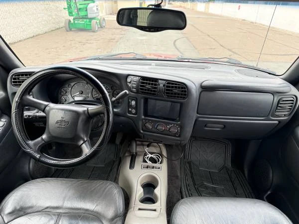 2002 Chevrolet S-10 Blazer 2nd Gen - Image 9 of 12