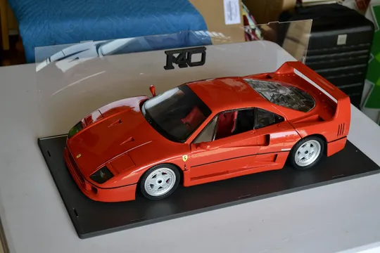 Ferrari F40 1:8 Scale Model