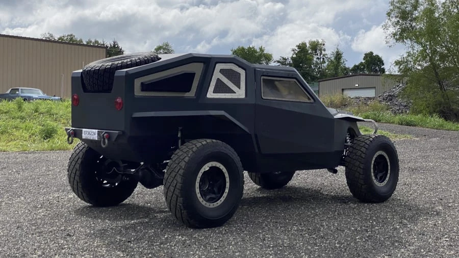 Vehicle image 8 of 9