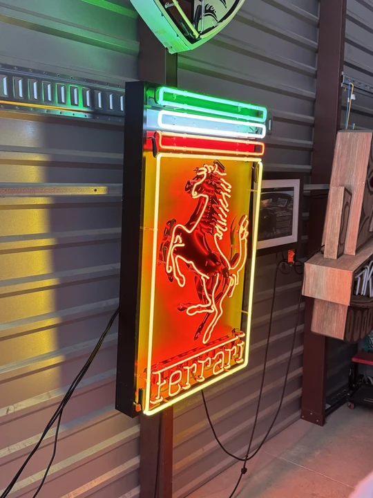 Ferrari - Image 3 of 9