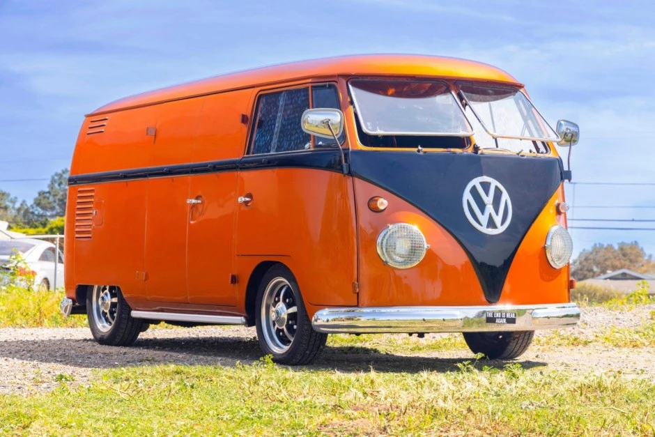 Volkswagen Split-Window Bus - Image 1 of 10