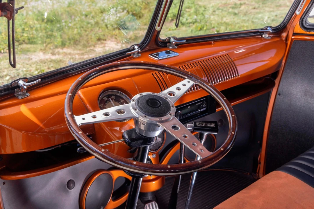 Volkswagen Split-Window Bus - Image 6 of 10