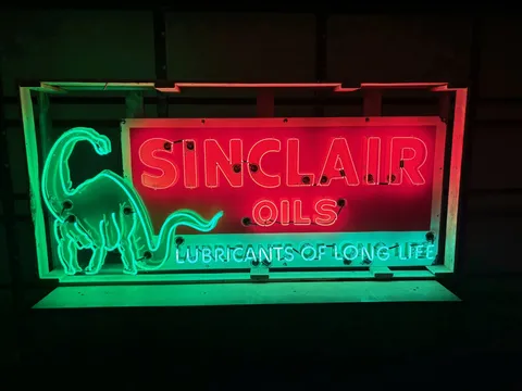Sinclair Oils Lubricants of Long Life Cantilevered Dino Flasher Neon Sign