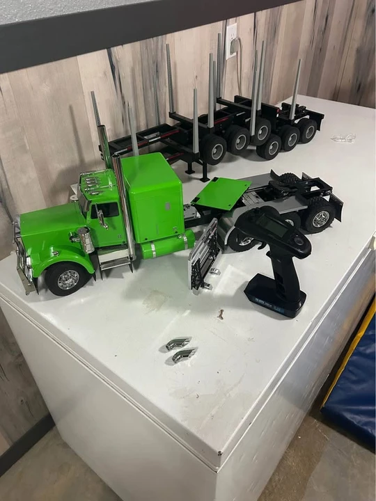 Parts & Memorabilia Scale Models - Image 9 of 10