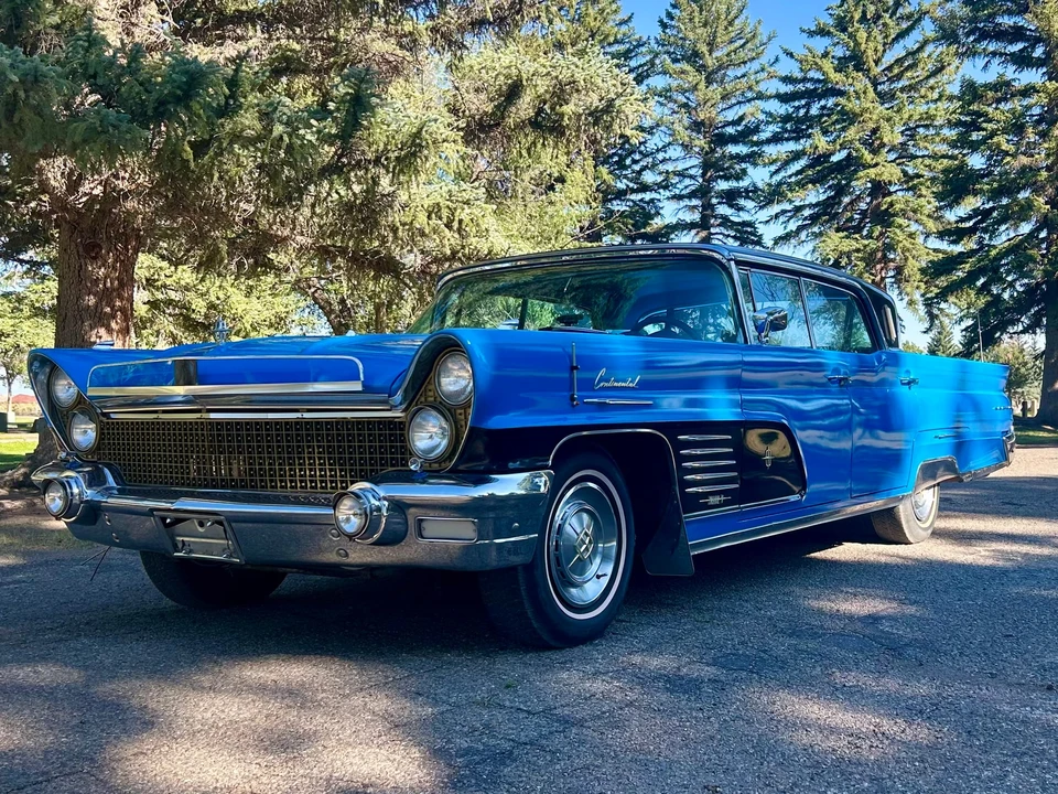 1960 Lincoln Continental Mark Series - Image 9 of 31