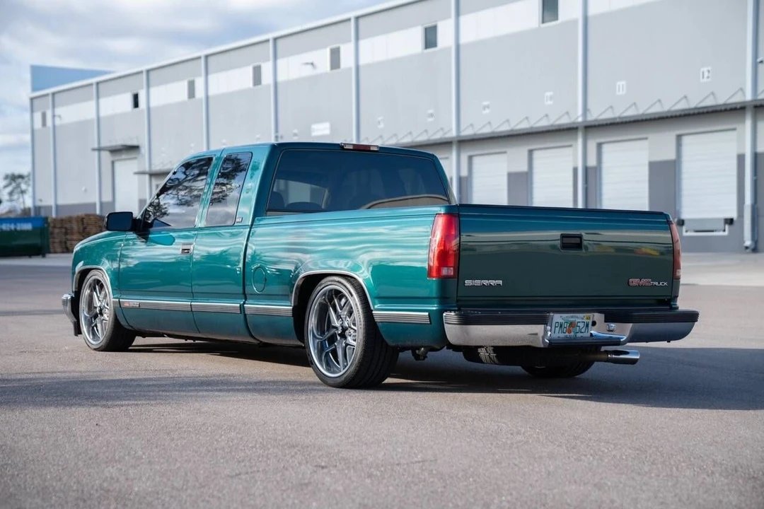1997 GMC Sierra 1st Gen - Image 2 of 11