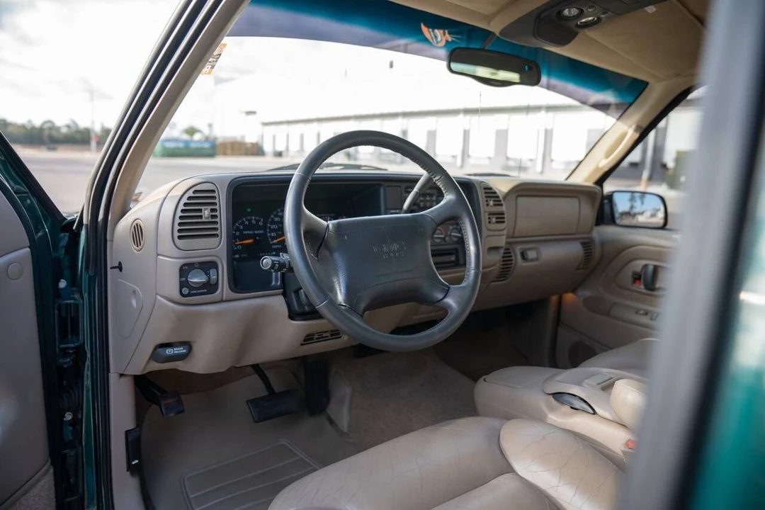 1997 GMC Sierra 1st Gen - Image 6 of 11