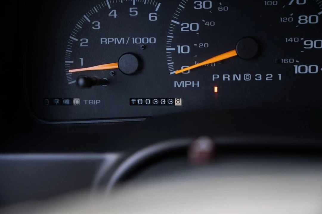 1997 GMC Sierra 1st Gen - Image 10 of 11