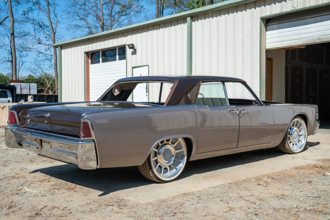 1965 Lincoln Continental 4th Gen - Image 2 of 7