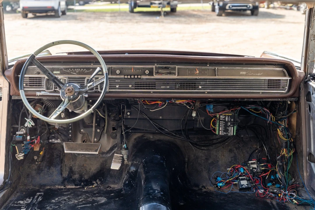 1965 Lincoln Continental 4th Gen - Image 5 of 7