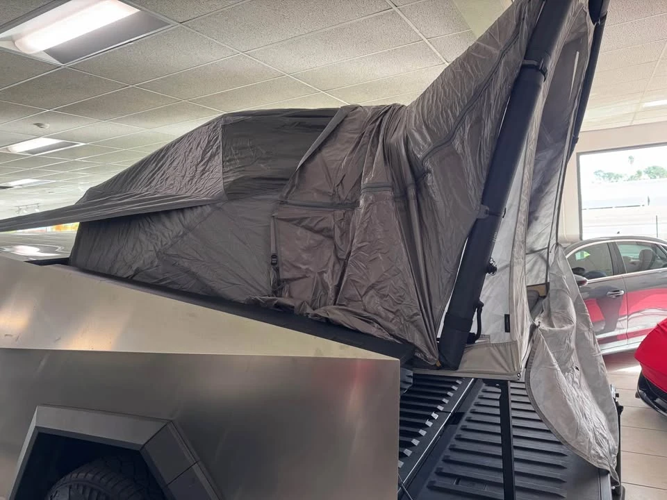 Tesla Cybertruck - Image 4 of 8