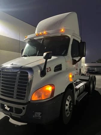 2014 Freightliner - Image 3 of 4