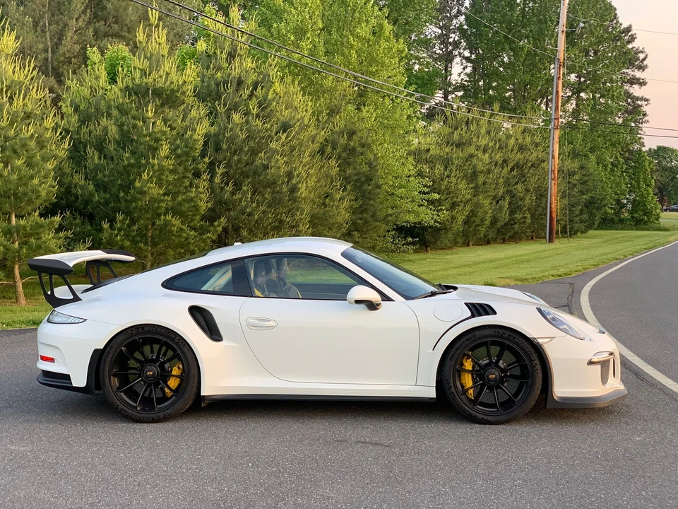 2016 Porsche 991 GT3 RS - Image 2 of 26