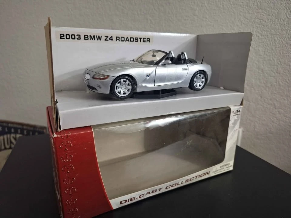 Parts & Memorabilia Scale Models - Image 2 of 4