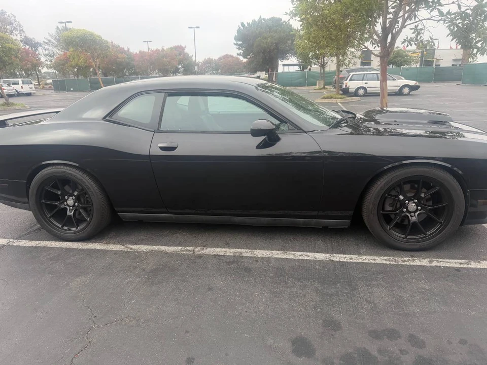 2011 Dodge Challenger 3rd Gen - Image 4 of 15
