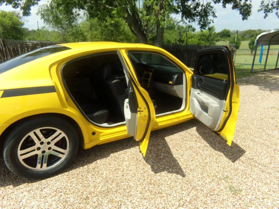 2006 Dodge Charger 6th Gen - Image 9 of 10