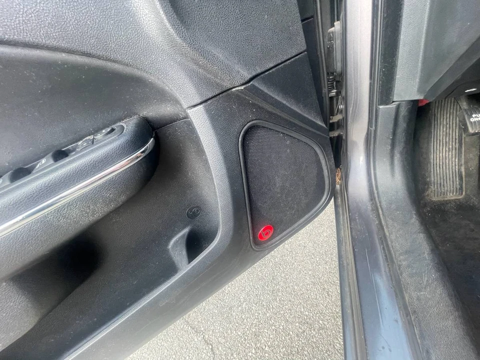 2013 Dodge Charger 7th Gen - Image 6 of 11