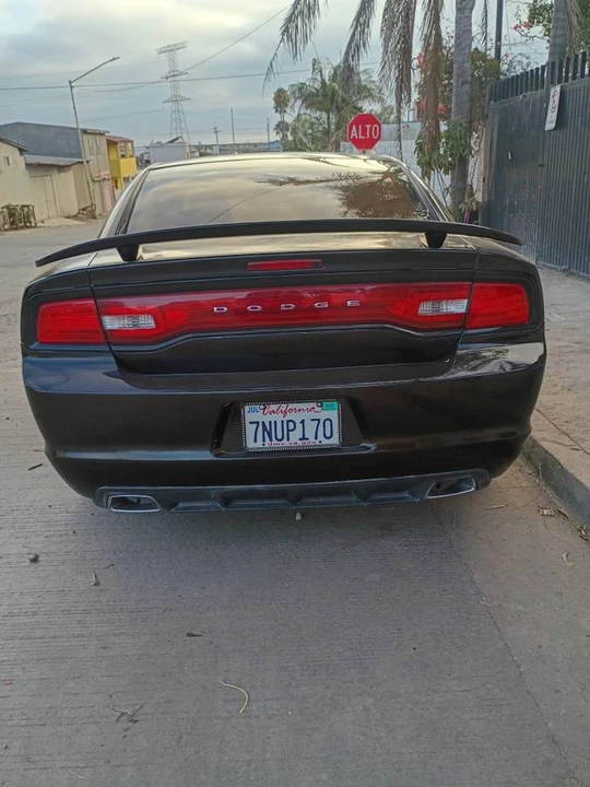 2014 Dodge Charger 7th Gen - Image 5 of 10