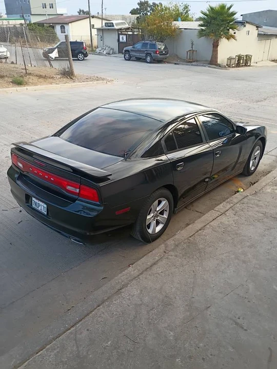 2014 Dodge Charger 7th Gen - Image 4 of 10