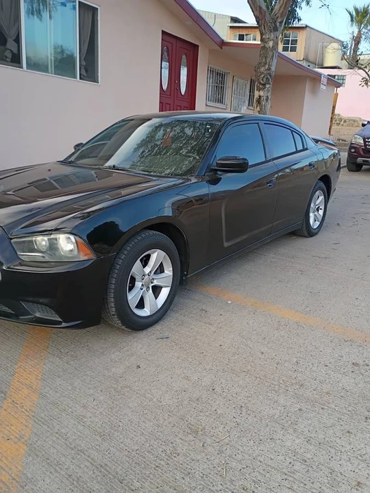 2014 Dodge Charger 7th Gen - Image 2 of 10