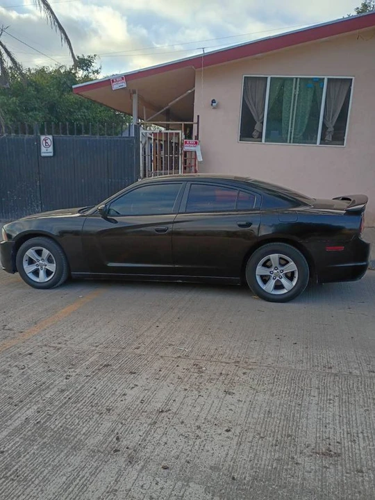 2014 Dodge Charger 7th Gen - Image 3 of 10