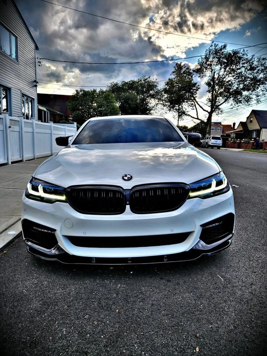 2017 BMW G30 5 Series Sedan - Image 2 of 2
