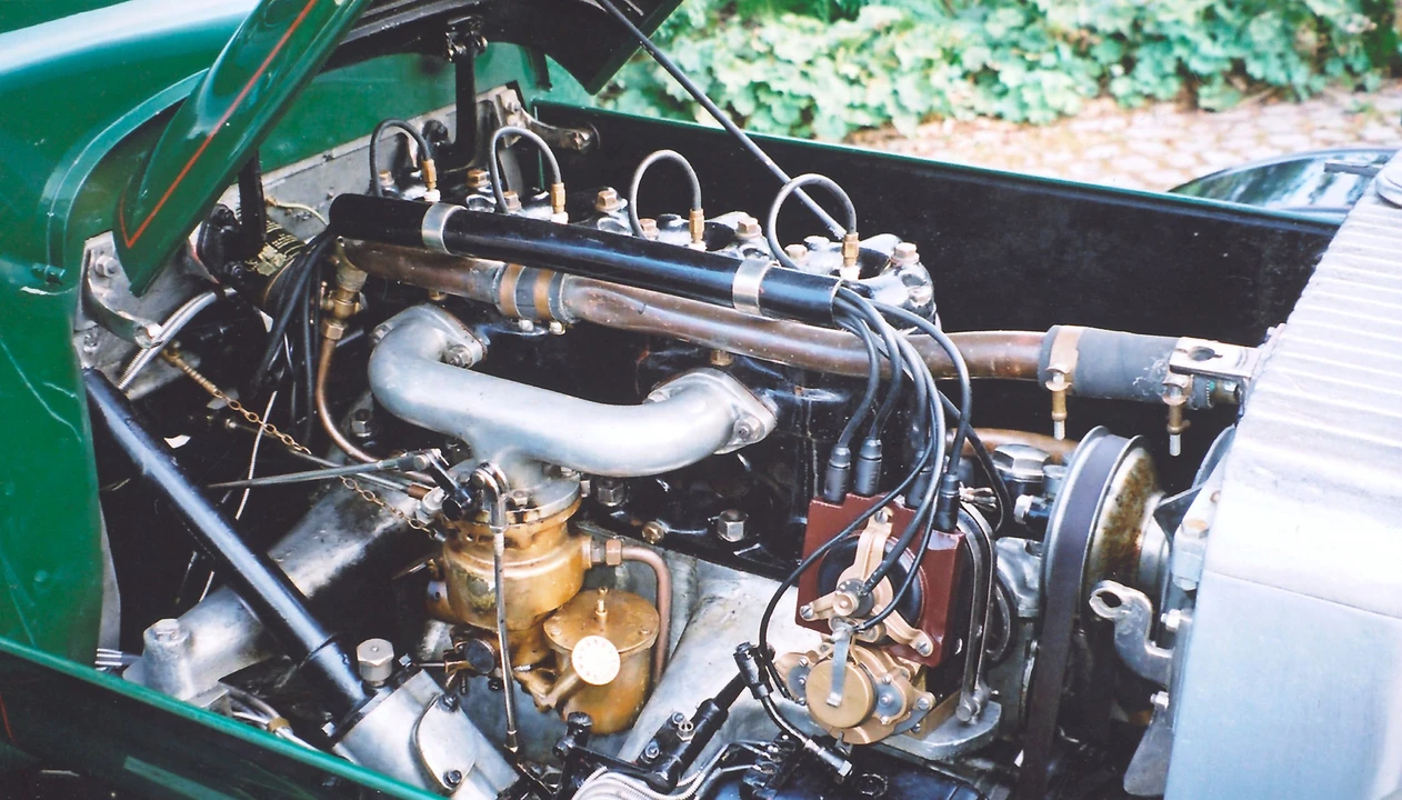 Daimler - Image 2 of 4