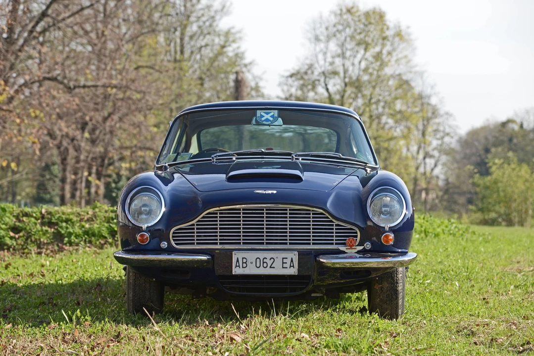 Aston Martin DB6 Vantage - Image 3 of 28