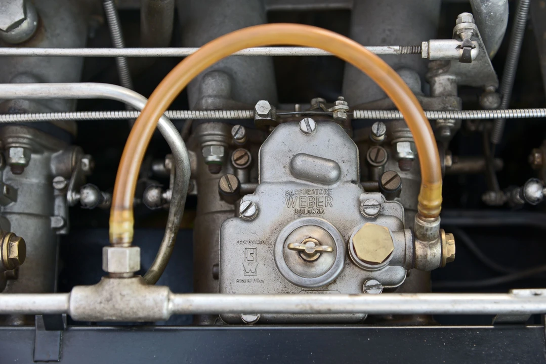 Aston Martin DB6 Vantage - Image 17 of 28