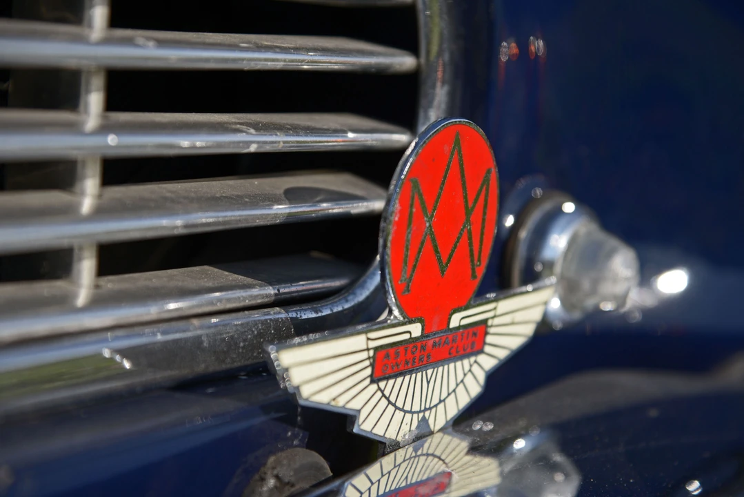 Aston Martin DB6 Vantage - Image 27 of 28