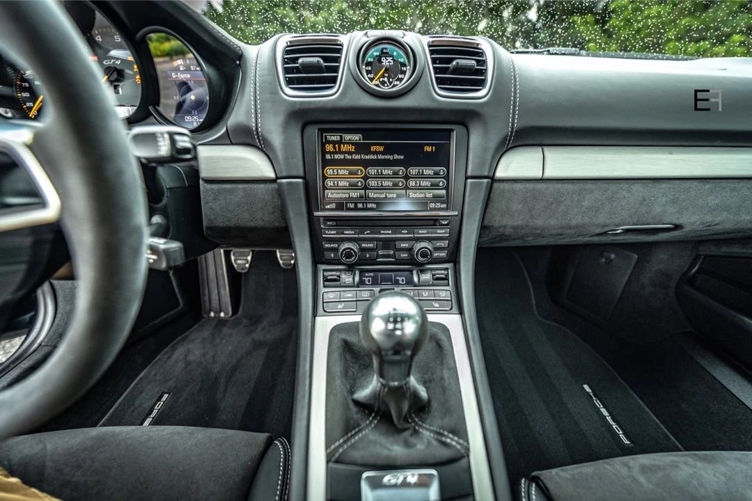 2016 Porsche 981 Cayman GT4 - Image 18 of 25
