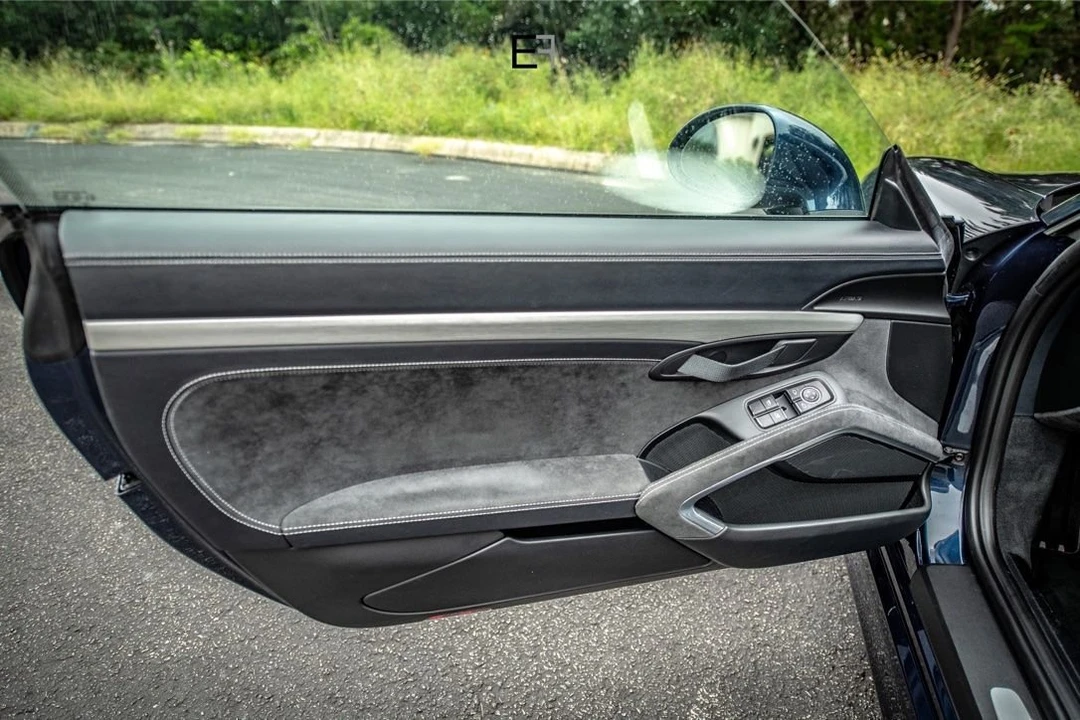 2016 Porsche 981 Cayman GT4 - Image 15 of 25