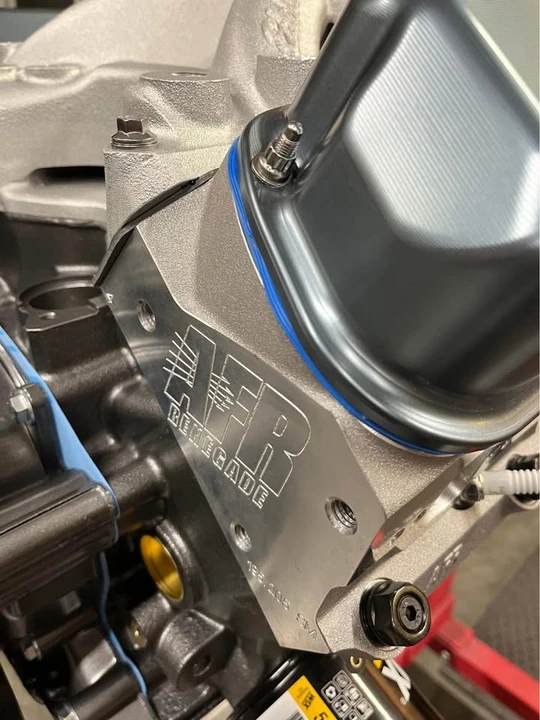 Parts & Memorabilia Engines - Image 3 of 4